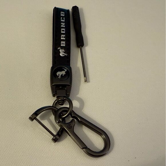 Bronco Key Fob Keychain in Black Leather NWT - Picture 2 of 4